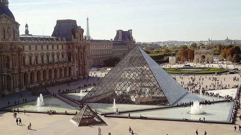 El Museo del Louvre Paris
