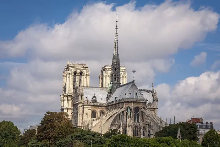 La aguja de la Catedral Notre Dame de París
