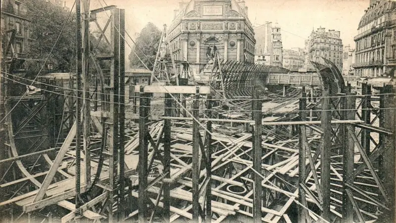 Construcción del Metro en la Plaza Saint Michel de Paris en 1907
