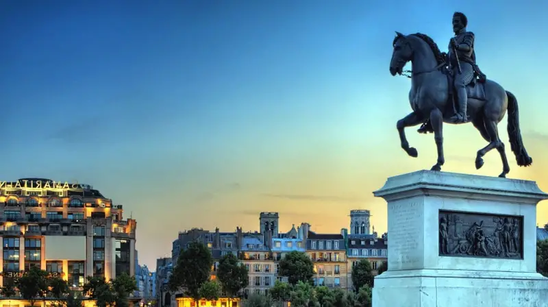 Estatua de Enrique IV en el Pont Neuf de Paris