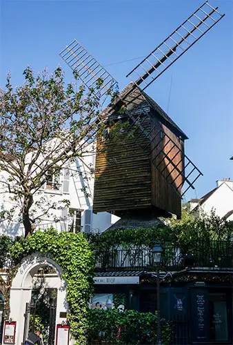 El molino de la galette en Montmartre Paris