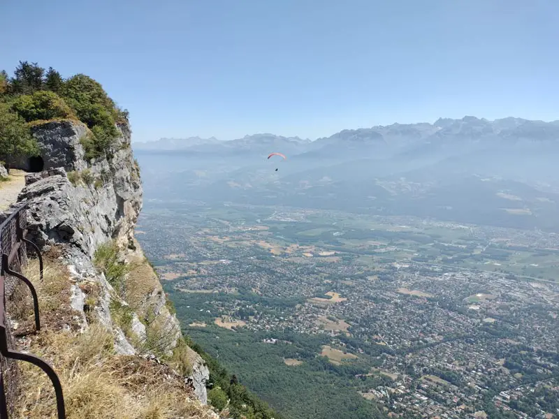 Vista al valle de Grenoble desde el Fort Saint-Eynard de Grenoble