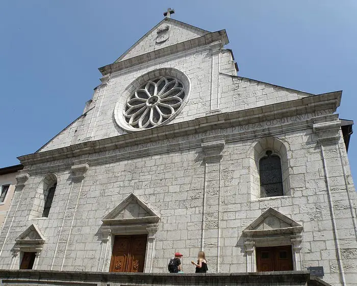 Catedral San Pedro en Annecy, Francia